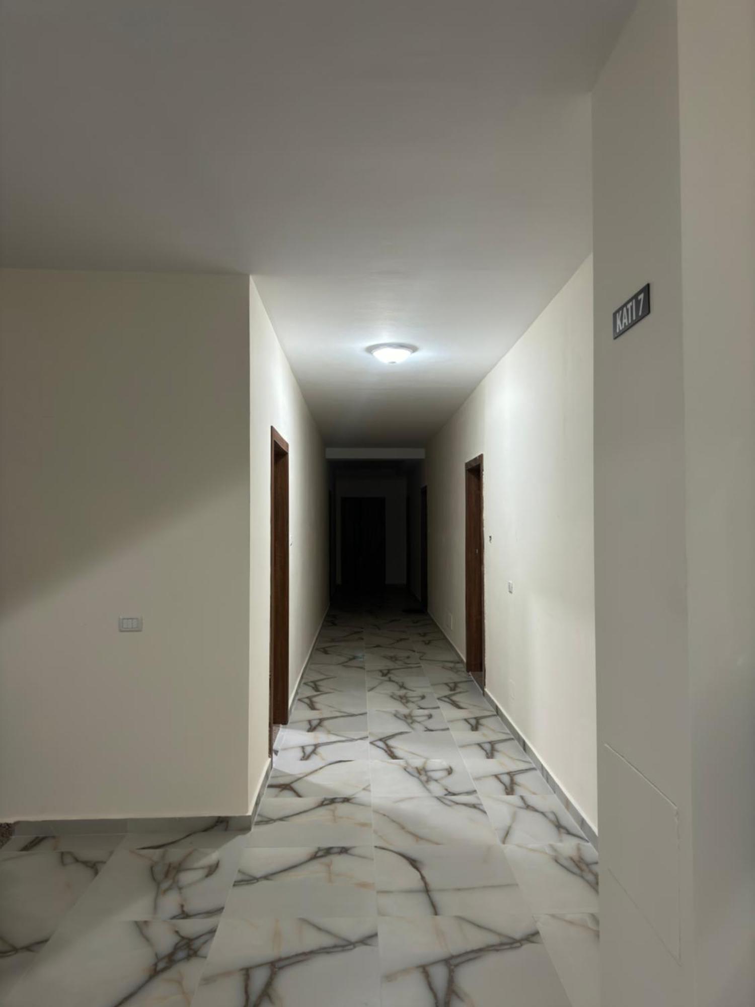 Comfortable * Vlorë